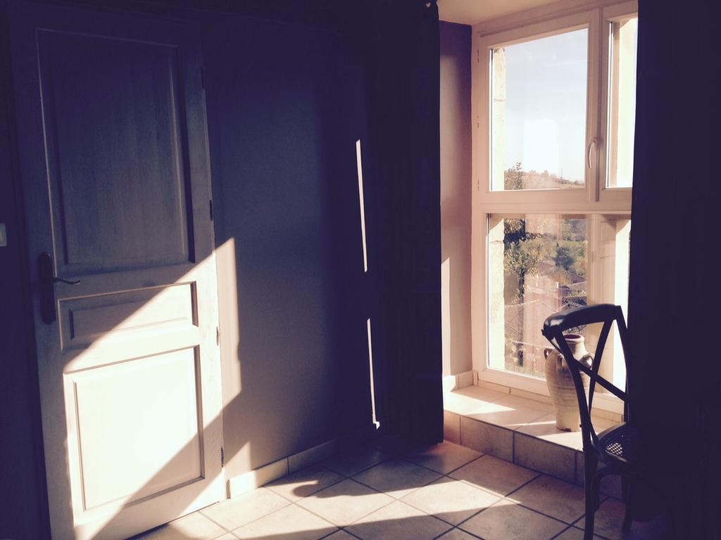Le Vieux Chateau Bed and Breakfast Leynes Kamer foto