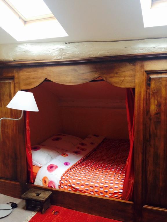 Le Vieux Chateau Bed and Breakfast Leynes Buitenkant foto